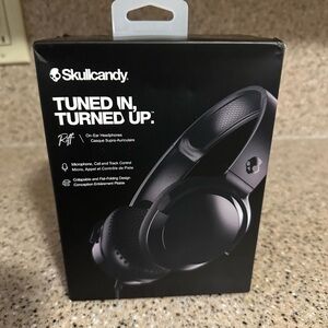 Skullcandy Wired Headphones with Microphone